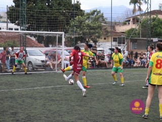 
<a style='margin-left: 5px;' class='btn btn-xs btn-social btn-facebook' href='https://www.facebook.com/sharer/sharer.php?u=https://www.boladovale.com.br/imgs/800-800-90/conteudo/fotos/1326/img9985.jpg' rel='popup' data-width='500' data-height='400'><i class='fa fa-facebook'></i>Compartilhar <span class='hidden-xs'>no Facebook</span>
</a> 
<a class='btn btn-default btn-xs' target='_blank' href='imgs/800-800-90/conteudo/fotos/1326/img9985.jpg'>
<span class='glyphicon glyphicon-cloud-download'></span> Salvar
</a> 
<span></span>