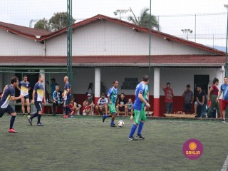 
<a style='margin-left: 5px;' class='btn btn-xs btn-social btn-facebook' href='https://www.facebook.com/sharer/sharer.php?u=https://www.boladovale.com.br/imgs/800-800-90/conteudo/fotos/1326/img9998.jpg' rel='popup' data-width='500' data-height='400'><i class='fa fa-facebook'></i>Compartilhar <span class='hidden-xs'>no Facebook</span>
</a> 
<a class='btn btn-default btn-xs' target='_blank' href='imgs/800-800-90/conteudo/fotos/1326/img9998.jpg'>
<span class='glyphicon glyphicon-cloud-download'></span> Salvar
</a> 
<span></span>