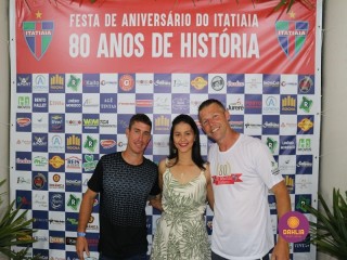 
<a style='margin-left: 5px;' class='btn btn-xs btn-social btn-facebook' href='https://www.facebook.com/sharer/sharer.php?u=https://www.boladovale.com.br/imgs/800-800-90/conteudo/fotos/1327/img0063.jpg' rel='popup' data-width='500' data-height='400'><i class='fa fa-facebook'></i>Compartilhar <span class='hidden-xs'>no Facebook</span>
</a> 
<a class='btn btn-default btn-xs' target='_blank' href='imgs/800-800-90/conteudo/fotos/1327/img0063.jpg'>
<span class='glyphicon glyphicon-cloud-download'></span> Salvar
</a> 
<span></span>