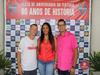 
<a style='margin-left: 5px;' class='btn btn-xs btn-social btn-facebook' href='https://www.facebook.com/sharer/sharer.php?u=https://www.boladovale.com.br/imgs/800-800-90/conteudo/fotos/1327/img0065.jpg' rel='popup' data-width='500' data-height='400'><i class='fa fa-facebook'></i>Compartilhar <span class='hidden-xs'>no Facebook</span>
</a> 
<a class='btn btn-default btn-xs' target='_blank' href='imgs/800-800-90/conteudo/fotos/1327/img0065.jpg'>
<span class='glyphicon glyphicon-cloud-download'></span> Salvar
</a> 
<span></span>