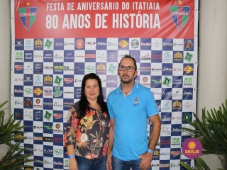 
<a style='margin-left: 5px;' class='btn btn-xs btn-social btn-facebook' href='https://www.facebook.com/sharer/sharer.php?u=https://www.boladovale.com.br/imgs/800-800-90/conteudo/fotos/1327/img0073.jpg' rel='popup' data-width='500' data-height='400'><i class='fa fa-facebook'></i>Compartilhar <span class='hidden-xs'>no Facebook</span>
</a> 
<a class='btn btn-default btn-xs' target='_blank' href='imgs/800-800-90/conteudo/fotos/1327/img0073.jpg'>
<span class='glyphicon glyphicon-cloud-download'></span> Salvar
</a> 
<span></span>