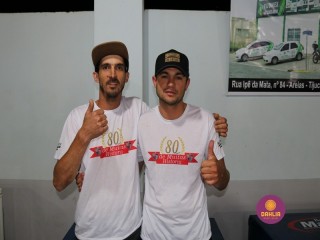 
<a style='margin-left: 5px;' class='btn btn-xs btn-social btn-facebook' href='https://www.facebook.com/sharer/sharer.php?u=https://www.boladovale.com.br/imgs/800-800-90/conteudo/fotos/1327/img0524.jpg' rel='popup' data-width='500' data-height='400'><i class='fa fa-facebook'></i>Compartilhar <span class='hidden-xs'>no Facebook</span>
</a> 
<a class='btn btn-default btn-xs' target='_blank' href='imgs/800-800-90/conteudo/fotos/1327/img0524.jpg'>
<span class='glyphicon glyphicon-cloud-download'></span> Salvar
</a> 
<span></span>