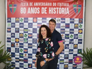 
<a style='margin-left: 5px;' class='btn btn-xs btn-social btn-facebook' href='https://www.facebook.com/sharer/sharer.php?u=https://www.boladovale.com.br/imgs/800-800-90/conteudo/fotos/1327/img0547.jpg' rel='popup' data-width='500' data-height='400'><i class='fa fa-facebook'></i>Compartilhar <span class='hidden-xs'>no Facebook</span>
</a> 
<a class='btn btn-default btn-xs' target='_blank' href='imgs/800-800-90/conteudo/fotos/1327/img0547.jpg'>
<span class='glyphicon glyphicon-cloud-download'></span> Salvar
</a> 
<span></span>