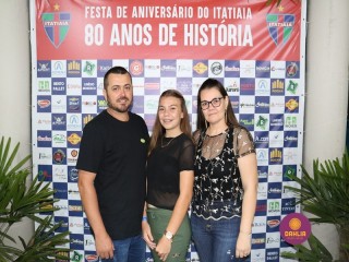 
<a style='margin-left: 5px;' class='btn btn-xs btn-social btn-facebook' href='https://www.facebook.com/sharer/sharer.php?u=https://www.boladovale.com.br/imgs/800-800-90/conteudo/fotos/1327/img0559.jpg' rel='popup' data-width='500' data-height='400'><i class='fa fa-facebook'></i>Compartilhar <span class='hidden-xs'>no Facebook</span>
</a> 
<a class='btn btn-default btn-xs' target='_blank' href='imgs/800-800-90/conteudo/fotos/1327/img0559.jpg'>
<span class='glyphicon glyphicon-cloud-download'></span> Salvar
</a> 
<span></span>