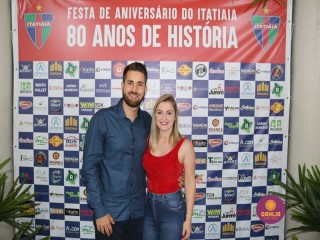 
<a style='margin-left: 5px;' class='btn btn-xs btn-social btn-facebook' href='https://www.facebook.com/sharer/sharer.php?u=https://www.boladovale.com.br/imgs/800-800-90/conteudo/fotos/1327/img0573.jpg' rel='popup' data-width='500' data-height='400'><i class='fa fa-facebook'></i>Compartilhar <span class='hidden-xs'>no Facebook</span>
</a> 
<a class='btn btn-default btn-xs' target='_blank' href='imgs/800-800-90/conteudo/fotos/1327/img0573.jpg'>
<span class='glyphicon glyphicon-cloud-download'></span> Salvar
</a> 
<span></span>