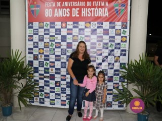 
<a style='margin-left: 5px;' class='btn btn-xs btn-social btn-facebook' href='https://www.facebook.com/sharer/sharer.php?u=https://www.boladovale.com.br/imgs/800-800-90/conteudo/fotos/1327/img0585.jpg' rel='popup' data-width='500' data-height='400'><i class='fa fa-facebook'></i>Compartilhar <span class='hidden-xs'>no Facebook</span>
</a> 
<a class='btn btn-default btn-xs' target='_blank' href='imgs/800-800-90/conteudo/fotos/1327/img0585.jpg'>
<span class='glyphicon glyphicon-cloud-download'></span> Salvar
</a> 
<span></span>