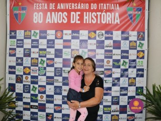 
<a style='margin-left: 5px;' class='btn btn-xs btn-social btn-facebook' href='https://www.facebook.com/sharer/sharer.php?u=https://www.boladovale.com.br/imgs/800-800-90/conteudo/fotos/1327/img0587.jpg' rel='popup' data-width='500' data-height='400'><i class='fa fa-facebook'></i>Compartilhar <span class='hidden-xs'>no Facebook</span>
</a> 
<a class='btn btn-default btn-xs' target='_blank' href='imgs/800-800-90/conteudo/fotos/1327/img0587.jpg'>
<span class='glyphicon glyphicon-cloud-download'></span> Salvar
</a> 
<span></span>
