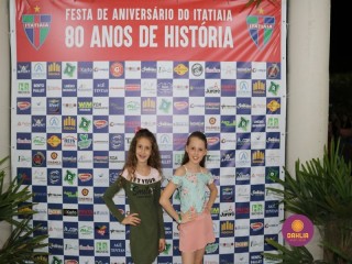 
<a style='margin-left: 5px;' class='btn btn-xs btn-social btn-facebook' href='https://www.facebook.com/sharer/sharer.php?u=https://www.boladovale.com.br/imgs/800-800-90/conteudo/fotos/1327/img0600.jpg' rel='popup' data-width='500' data-height='400'><i class='fa fa-facebook'></i>Compartilhar <span class='hidden-xs'>no Facebook</span>
</a> 
<a class='btn btn-default btn-xs' target='_blank' href='imgs/800-800-90/conteudo/fotos/1327/img0600.jpg'>
<span class='glyphicon glyphicon-cloud-download'></span> Salvar
</a> 
<span></span>