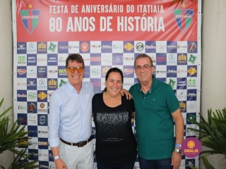 
<a style='margin-left: 5px;' class='btn btn-xs btn-social btn-facebook' href='https://www.facebook.com/sharer/sharer.php?u=https://www.boladovale.com.br/imgs/800-800-90/conteudo/fotos/1327/img0608.jpg' rel='popup' data-width='500' data-height='400'><i class='fa fa-facebook'></i>Compartilhar <span class='hidden-xs'>no Facebook</span>
</a> 
<a class='btn btn-default btn-xs' target='_blank' href='imgs/800-800-90/conteudo/fotos/1327/img0608.jpg'>
<span class='glyphicon glyphicon-cloud-download'></span> Salvar
</a> 
<span></span>