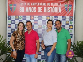 
<a style='margin-left: 5px;' class='btn btn-xs btn-social btn-facebook' href='https://www.facebook.com/sharer/sharer.php?u=https://www.boladovale.com.br/imgs/800-800-90/conteudo/fotos/1327/img0639.jpg' rel='popup' data-width='500' data-height='400'><i class='fa fa-facebook'></i>Compartilhar <span class='hidden-xs'>no Facebook</span>
</a> 
<a class='btn btn-default btn-xs' target='_blank' href='imgs/800-800-90/conteudo/fotos/1327/img0639.jpg'>
<span class='glyphicon glyphicon-cloud-download'></span> Salvar
</a> 
<span></span>