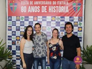 
<a style='margin-left: 5px;' class='btn btn-xs btn-social btn-facebook' href='https://www.facebook.com/sharer/sharer.php?u=https://www.boladovale.com.br/imgs/800-800-90/conteudo/fotos/1327/img0642.jpg' rel='popup' data-width='500' data-height='400'><i class='fa fa-facebook'></i>Compartilhar <span class='hidden-xs'>no Facebook</span>
</a> 
<a class='btn btn-default btn-xs' target='_blank' href='imgs/800-800-90/conteudo/fotos/1327/img0642.jpg'>
<span class='glyphicon glyphicon-cloud-download'></span> Salvar
</a> 
<span></span>
