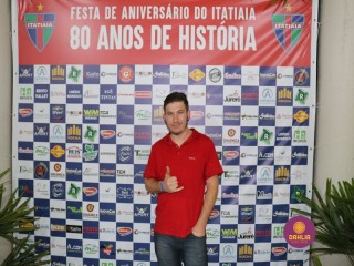 
<a style='margin-left: 5px;' class='btn btn-xs btn-social btn-facebook' href='https://www.facebook.com/sharer/sharer.php?u=https://www.boladovale.com.br/imgs/800-800-90/conteudo/fotos/1327/img0653.jpg' rel='popup' data-width='500' data-height='400'><i class='fa fa-facebook'></i>Compartilhar <span class='hidden-xs'>no Facebook</span>
</a> 
<a class='btn btn-default btn-xs' target='_blank' href='imgs/800-800-90/conteudo/fotos/1327/img0653.jpg'>
<span class='glyphicon glyphicon-cloud-download'></span> Salvar
</a> 
<span></span>
