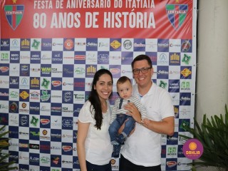 
<a style='margin-left: 5px;' class='btn btn-xs btn-social btn-facebook' href='https://www.facebook.com/sharer/sharer.php?u=https://www.boladovale.com.br/imgs/800-800-90/conteudo/fotos/1327/img0654.jpg' rel='popup' data-width='500' data-height='400'><i class='fa fa-facebook'></i>Compartilhar <span class='hidden-xs'>no Facebook</span>
</a> 
<a class='btn btn-default btn-xs' target='_blank' href='imgs/800-800-90/conteudo/fotos/1327/img0654.jpg'>
<span class='glyphicon glyphicon-cloud-download'></span> Salvar
</a> 
<span></span>