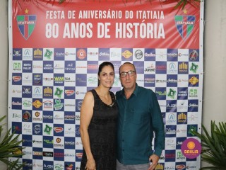 
<a style='margin-left: 5px;' class='btn btn-xs btn-social btn-facebook' href='https://www.facebook.com/sharer/sharer.php?u=https://www.boladovale.com.br/imgs/800-800-90/conteudo/fotos/1327/img0656.jpg' rel='popup' data-width='500' data-height='400'><i class='fa fa-facebook'></i>Compartilhar <span class='hidden-xs'>no Facebook</span>
</a> 
<a class='btn btn-default btn-xs' target='_blank' href='imgs/800-800-90/conteudo/fotos/1327/img0656.jpg'>
<span class='glyphicon glyphicon-cloud-download'></span> Salvar
</a> 
<span></span>