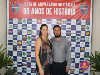 
<a style='margin-left: 5px;' class='btn btn-xs btn-social btn-facebook' href='https://www.facebook.com/sharer/sharer.php?u=https://www.boladovale.com.br/imgs/800-800-90/conteudo/fotos/1327/img0660.jpg' rel='popup' data-width='500' data-height='400'><i class='fa fa-facebook'></i>Compartilhar <span class='hidden-xs'>no Facebook</span>
</a> 
<a class='btn btn-default btn-xs' target='_blank' href='imgs/800-800-90/conteudo/fotos/1327/img0660.jpg'>
<span class='glyphicon glyphicon-cloud-download'></span> Salvar
</a> 
<span></span>