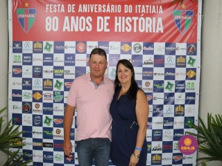 
<a style='margin-left: 5px;' class='btn btn-xs btn-social btn-facebook' href='https://www.facebook.com/sharer/sharer.php?u=https://www.boladovale.com.br/imgs/800-800-90/conteudo/fotos/1327/img0663.jpg' rel='popup' data-width='500' data-height='400'><i class='fa fa-facebook'></i>Compartilhar <span class='hidden-xs'>no Facebook</span>
</a> 
<a class='btn btn-default btn-xs' target='_blank' href='imgs/800-800-90/conteudo/fotos/1327/img0663.jpg'>
<span class='glyphicon glyphicon-cloud-download'></span> Salvar
</a> 
<span></span>
