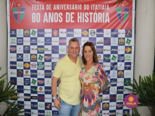 
<a style='margin-left: 5px;' class='btn btn-xs btn-social btn-facebook' href='https://www.facebook.com/sharer/sharer.php?u=https://www.boladovale.com.br/imgs/800-800-90/conteudo/fotos/1327/img0665.jpg' rel='popup' data-width='500' data-height='400'><i class='fa fa-facebook'></i>Compartilhar <span class='hidden-xs'>no Facebook</span>
</a> 
<a class='btn btn-default btn-xs' target='_blank' href='imgs/800-800-90/conteudo/fotos/1327/img0665.jpg'>
<span class='glyphicon glyphicon-cloud-download'></span> Salvar
</a> 
<span></span>