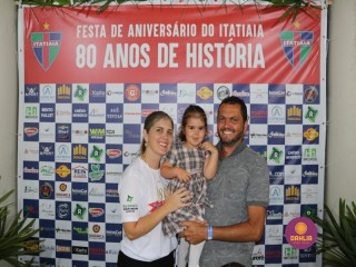 
<a style='margin-left: 5px;' class='btn btn-xs btn-social btn-facebook' href='https://www.facebook.com/sharer/sharer.php?u=https://www.boladovale.com.br/imgs/800-800-90/conteudo/fotos/1327/img0666.jpg' rel='popup' data-width='500' data-height='400'><i class='fa fa-facebook'></i>Compartilhar <span class='hidden-xs'>no Facebook</span>
</a> 
<a class='btn btn-default btn-xs' target='_blank' href='imgs/800-800-90/conteudo/fotos/1327/img0666.jpg'>
<span class='glyphicon glyphicon-cloud-download'></span> Salvar
</a> 
<span></span>