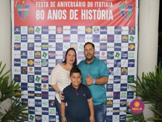 
<a style='margin-left: 5px;' class='btn btn-xs btn-social btn-facebook' href='https://www.facebook.com/sharer/sharer.php?u=https://www.boladovale.com.br/imgs/800-800-90/conteudo/fotos/1327/img0685.jpg' rel='popup' data-width='500' data-height='400'><i class='fa fa-facebook'></i>Compartilhar <span class='hidden-xs'>no Facebook</span>
</a> 
<a class='btn btn-default btn-xs' target='_blank' href='imgs/800-800-90/conteudo/fotos/1327/img0685.jpg'>
<span class='glyphicon glyphicon-cloud-download'></span> Salvar
</a> 
<span></span>