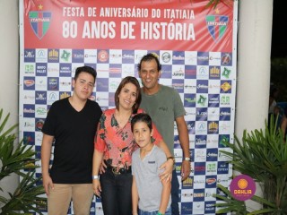 
<a style='margin-left: 5px;' class='btn btn-xs btn-social btn-facebook' href='https://www.facebook.com/sharer/sharer.php?u=https://www.boladovale.com.br/imgs/800-800-90/conteudo/fotos/1327/img0687.jpg' rel='popup' data-width='500' data-height='400'><i class='fa fa-facebook'></i>Compartilhar <span class='hidden-xs'>no Facebook</span>
</a> 
<a class='btn btn-default btn-xs' target='_blank' href='imgs/800-800-90/conteudo/fotos/1327/img0687.jpg'>
<span class='glyphicon glyphicon-cloud-download'></span> Salvar
</a> 
<span></span>