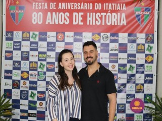 
<a style='margin-left: 5px;' class='btn btn-xs btn-social btn-facebook' href='https://www.facebook.com/sharer/sharer.php?u=https://www.boladovale.com.br/imgs/800-800-90/conteudo/fotos/1327/img0690.jpg' rel='popup' data-width='500' data-height='400'><i class='fa fa-facebook'></i>Compartilhar <span class='hidden-xs'>no Facebook</span>
</a> 
<a class='btn btn-default btn-xs' target='_blank' href='imgs/800-800-90/conteudo/fotos/1327/img0690.jpg'>
<span class='glyphicon glyphicon-cloud-download'></span> Salvar
</a> 
<span></span>