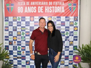 
<a style='margin-left: 5px;' class='btn btn-xs btn-social btn-facebook' href='https://www.facebook.com/sharer/sharer.php?u=https://www.boladovale.com.br/imgs/800-800-90/conteudo/fotos/1327/img0710.jpg' rel='popup' data-width='500' data-height='400'><i class='fa fa-facebook'></i>Compartilhar <span class='hidden-xs'>no Facebook</span>
</a> 
<a class='btn btn-default btn-xs' target='_blank' href='imgs/800-800-90/conteudo/fotos/1327/img0710.jpg'>
<span class='glyphicon glyphicon-cloud-download'></span> Salvar
</a> 
<span></span>