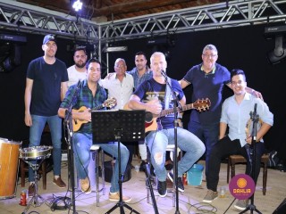
<a style='margin-left: 5px;' class='btn btn-xs btn-social btn-facebook' href='https://www.facebook.com/sharer/sharer.php?u=https://www.boladovale.com.br/imgs/800-800-90/conteudo/fotos/1327/img0716.jpg' rel='popup' data-width='500' data-height='400'><i class='fa fa-facebook'></i>Compartilhar <span class='hidden-xs'>no Facebook</span>
</a> 
<a class='btn btn-default btn-xs' target='_blank' href='imgs/800-800-90/conteudo/fotos/1327/img0716.jpg'>
<span class='glyphicon glyphicon-cloud-download'></span> Salvar
</a> 
<span></span>