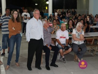 
<a style='margin-left: 5px;' class='btn btn-xs btn-social btn-facebook' href='https://www.facebook.com/sharer/sharer.php?u=https://www.boladovale.com.br/imgs/800-800-90/conteudo/fotos/1327/img0727.jpg' rel='popup' data-width='500' data-height='400'><i class='fa fa-facebook'></i>Compartilhar <span class='hidden-xs'>no Facebook</span>
</a> 
<a class='btn btn-default btn-xs' target='_blank' href='imgs/800-800-90/conteudo/fotos/1327/img0727.jpg'>
<span class='glyphicon glyphicon-cloud-download'></span> Salvar
</a> 
<span></span>
