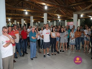 
<a style='margin-left: 5px;' class='btn btn-xs btn-social btn-facebook' href='https://www.facebook.com/sharer/sharer.php?u=https://www.boladovale.com.br/imgs/800-800-90/conteudo/fotos/1327/img0729.jpg' rel='popup' data-width='500' data-height='400'><i class='fa fa-facebook'></i>Compartilhar <span class='hidden-xs'>no Facebook</span>
</a> 
<a class='btn btn-default btn-xs' target='_blank' href='imgs/800-800-90/conteudo/fotos/1327/img0729.jpg'>
<span class='glyphicon glyphicon-cloud-download'></span> Salvar
</a> 
<span></span>