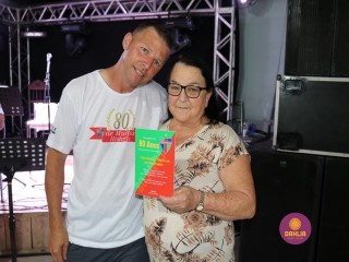 
<a style='margin-left: 5px;' class='btn btn-xs btn-social btn-facebook' href='https://www.facebook.com/sharer/sharer.php?u=https://www.boladovale.com.br/imgs/800-800-90/conteudo/fotos/1327/img0777.jpg' rel='popup' data-width='500' data-height='400'><i class='fa fa-facebook'></i>Compartilhar <span class='hidden-xs'>no Facebook</span>
</a> 
<a class='btn btn-default btn-xs' target='_blank' href='imgs/800-800-90/conteudo/fotos/1327/img0777.jpg'>
<span class='glyphicon glyphicon-cloud-download'></span> Salvar
</a> 
<span></span>