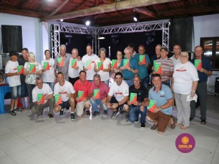 
<a style='margin-left: 5px;' class='btn btn-xs btn-social btn-facebook' href='https://www.facebook.com/sharer/sharer.php?u=https://www.boladovale.com.br/imgs/800-800-90/conteudo/fotos/1327/img0789.jpg' rel='popup' data-width='500' data-height='400'><i class='fa fa-facebook'></i>Compartilhar <span class='hidden-xs'>no Facebook</span>
</a> 
<a class='btn btn-default btn-xs' target='_blank' href='imgs/800-800-90/conteudo/fotos/1327/img0789.jpg'>
<span class='glyphicon glyphicon-cloud-download'></span> Salvar
</a> 
<span></span>