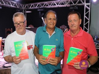 
<a style='margin-left: 5px;' class='btn btn-xs btn-social btn-facebook' href='https://www.facebook.com/sharer/sharer.php?u=https://www.boladovale.com.br/imgs/800-800-90/conteudo/fotos/1327/img0804.jpg' rel='popup' data-width='500' data-height='400'><i class='fa fa-facebook'></i>Compartilhar <span class='hidden-xs'>no Facebook</span>
</a> 
<a class='btn btn-default btn-xs' target='_blank' href='imgs/800-800-90/conteudo/fotos/1327/img0804.jpg'>
<span class='glyphicon glyphicon-cloud-download'></span> Salvar
</a> 
<span></span>
