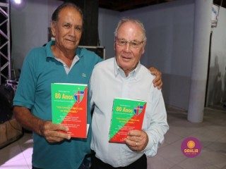
<a style='margin-left: 5px;' class='btn btn-xs btn-social btn-facebook' href='https://www.facebook.com/sharer/sharer.php?u=https://www.boladovale.com.br/imgs/800-800-90/conteudo/fotos/1327/img0808.jpg' rel='popup' data-width='500' data-height='400'><i class='fa fa-facebook'></i>Compartilhar <span class='hidden-xs'>no Facebook</span>
</a> 
<a class='btn btn-default btn-xs' target='_blank' href='imgs/800-800-90/conteudo/fotos/1327/img0808.jpg'>
<span class='glyphicon glyphicon-cloud-download'></span> Salvar
</a> 
<span></span>