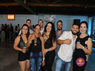 
<a style='margin-left: 5px;' class='btn btn-xs btn-social btn-facebook' href='https://www.facebook.com/sharer/sharer.php?u=https://www.boladovale.com.br/imgs/800-800-90/conteudo/fotos/1327/img0928.jpg' rel='popup' data-width='500' data-height='400'><i class='fa fa-facebook'></i>Compartilhar <span class='hidden-xs'>no Facebook</span>
</a> 
<a class='btn btn-default btn-xs' target='_blank' href='imgs/800-800-90/conteudo/fotos/1327/img0928.jpg'>
<span class='glyphicon glyphicon-cloud-download'></span> Salvar
</a> 
<span></span>