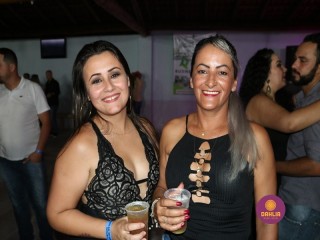 
<a style='margin-left: 5px;' class='btn btn-xs btn-social btn-facebook' href='https://www.facebook.com/sharer/sharer.php?u=https://www.boladovale.com.br/imgs/800-800-90/conteudo/fotos/1327/img0930.jpg' rel='popup' data-width='500' data-height='400'><i class='fa fa-facebook'></i>Compartilhar <span class='hidden-xs'>no Facebook</span>
</a> 
<a class='btn btn-default btn-xs' target='_blank' href='imgs/800-800-90/conteudo/fotos/1327/img0930.jpg'>
<span class='glyphicon glyphicon-cloud-download'></span> Salvar
</a> 
<span></span>