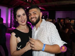 
<a style='margin-left: 5px;' class='btn btn-xs btn-social btn-facebook' href='https://www.facebook.com/sharer/sharer.php?u=https://www.boladovale.com.br/imgs/800-800-90/conteudo/fotos/1327/img0935.jpg' rel='popup' data-width='500' data-height='400'><i class='fa fa-facebook'></i>Compartilhar <span class='hidden-xs'>no Facebook</span>
</a> 
<a class='btn btn-default btn-xs' target='_blank' href='imgs/800-800-90/conteudo/fotos/1327/img0935.jpg'>
<span class='glyphicon glyphicon-cloud-download'></span> Salvar
</a> 
<span></span>