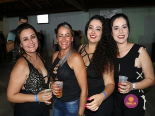 
<a style='margin-left: 5px;' class='btn btn-xs btn-social btn-facebook' href='https://www.facebook.com/sharer/sharer.php?u=https://www.boladovale.com.br/imgs/800-800-90/conteudo/fotos/1327/img0937.jpg' rel='popup' data-width='500' data-height='400'><i class='fa fa-facebook'></i>Compartilhar <span class='hidden-xs'>no Facebook</span>
</a> 
<a class='btn btn-default btn-xs' target='_blank' href='imgs/800-800-90/conteudo/fotos/1327/img0937.jpg'>
<span class='glyphicon glyphicon-cloud-download'></span> Salvar
</a> 
<span></span>