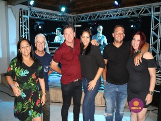 
<a style='margin-left: 5px;' class='btn btn-xs btn-social btn-facebook' href='https://www.facebook.com/sharer/sharer.php?u=https://www.boladovale.com.br/imgs/800-800-90/conteudo/fotos/1327/img0940.jpg' rel='popup' data-width='500' data-height='400'><i class='fa fa-facebook'></i>Compartilhar <span class='hidden-xs'>no Facebook</span>
</a> 
<a class='btn btn-default btn-xs' target='_blank' href='imgs/800-800-90/conteudo/fotos/1327/img0940.jpg'>
<span class='glyphicon glyphicon-cloud-download'></span> Salvar
</a> 
<span></span>