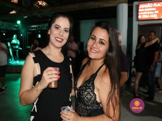 
<a style='margin-left: 5px;' class='btn btn-xs btn-social btn-facebook' href='https://www.facebook.com/sharer/sharer.php?u=https://www.boladovale.com.br/imgs/800-800-90/conteudo/fotos/1327/img0950.jpg' rel='popup' data-width='500' data-height='400'><i class='fa fa-facebook'></i>Compartilhar <span class='hidden-xs'>no Facebook</span>
</a> 
<a class='btn btn-default btn-xs' target='_blank' href='imgs/800-800-90/conteudo/fotos/1327/img0950.jpg'>
<span class='glyphicon glyphicon-cloud-download'></span> Salvar
</a> 
<span></span>