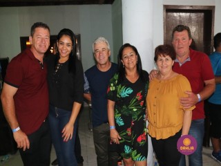 
<a style='margin-left: 5px;' class='btn btn-xs btn-social btn-facebook' href='https://www.facebook.com/sharer/sharer.php?u=https://www.boladovale.com.br/imgs/800-800-90/conteudo/fotos/1327/img0951.jpg' rel='popup' data-width='500' data-height='400'><i class='fa fa-facebook'></i>Compartilhar <span class='hidden-xs'>no Facebook</span>
</a> 
<a class='btn btn-default btn-xs' target='_blank' href='imgs/800-800-90/conteudo/fotos/1327/img0951.jpg'>
<span class='glyphicon glyphicon-cloud-download'></span> Salvar
</a> 
<span></span>