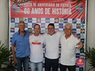 
<a style='margin-left: 5px;' class='btn btn-xs btn-social btn-facebook' href='https://www.facebook.com/sharer/sharer.php?u=https://www.boladovale.com.br/imgs/800-800-90/conteudo/fotos/1327/img0954.jpg' rel='popup' data-width='500' data-height='400'><i class='fa fa-facebook'></i>Compartilhar <span class='hidden-xs'>no Facebook</span>
</a> 
<a class='btn btn-default btn-xs' target='_blank' href='imgs/800-800-90/conteudo/fotos/1327/img0954.jpg'>
<span class='glyphicon glyphicon-cloud-download'></span> Salvar
</a> 
<span></span>