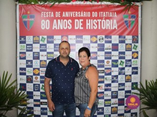 
<a style='margin-left: 5px;' class='btn btn-xs btn-social btn-facebook' href='https://www.facebook.com/sharer/sharer.php?u=https://www.boladovale.com.br/imgs/800-800-90/conteudo/fotos/1327/img7898.jpg' rel='popup' data-width='500' data-height='400'><i class='fa fa-facebook'></i>Compartilhar <span class='hidden-xs'>no Facebook</span>
</a> 
<a class='btn btn-default btn-xs' target='_blank' href='imgs/800-800-90/conteudo/fotos/1327/img7898.jpg'>
<span class='glyphicon glyphicon-cloud-download'></span> Salvar
</a> 
<span></span>