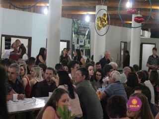 
<a style='margin-left: 5px;' class='btn btn-xs btn-social btn-facebook' href='https://www.facebook.com/sharer/sharer.php?u=https://www.boladovale.com.br/imgs/800-800-90/conteudo/fotos/1327/img7903.jpg' rel='popup' data-width='500' data-height='400'><i class='fa fa-facebook'></i>Compartilhar <span class='hidden-xs'>no Facebook</span>
</a> 
<a class='btn btn-default btn-xs' target='_blank' href='imgs/800-800-90/conteudo/fotos/1327/img7903.jpg'>
<span class='glyphicon glyphicon-cloud-download'></span> Salvar
</a> 
<span></span>