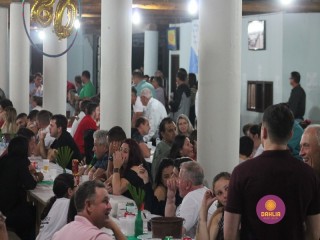 
<a style='margin-left: 5px;' class='btn btn-xs btn-social btn-facebook' href='https://www.facebook.com/sharer/sharer.php?u=https://www.boladovale.com.br/imgs/800-800-90/conteudo/fotos/1327/img7904.jpg' rel='popup' data-width='500' data-height='400'><i class='fa fa-facebook'></i>Compartilhar <span class='hidden-xs'>no Facebook</span>
</a> 
<a class='btn btn-default btn-xs' target='_blank' href='imgs/800-800-90/conteudo/fotos/1327/img7904.jpg'>
<span class='glyphicon glyphicon-cloud-download'></span> Salvar
</a> 
<span></span>