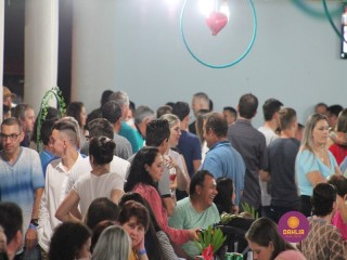 
<a style='margin-left: 5px;' class='btn btn-xs btn-social btn-facebook' href='https://www.facebook.com/sharer/sharer.php?u=https://www.boladovale.com.br/imgs/800-800-90/conteudo/fotos/1327/img7919.jpg' rel='popup' data-width='500' data-height='400'><i class='fa fa-facebook'></i>Compartilhar <span class='hidden-xs'>no Facebook</span>
</a> 
<a class='btn btn-default btn-xs' target='_blank' href='imgs/800-800-90/conteudo/fotos/1327/img7919.jpg'>
<span class='glyphicon glyphicon-cloud-download'></span> Salvar
</a> 
<span></span>
