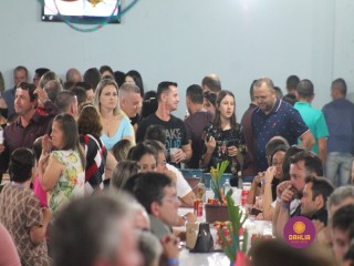 
<a style='margin-left: 5px;' class='btn btn-xs btn-social btn-facebook' href='https://www.facebook.com/sharer/sharer.php?u=https://www.boladovale.com.br/imgs/800-800-90/conteudo/fotos/1327/img7920.jpg' rel='popup' data-width='500' data-height='400'><i class='fa fa-facebook'></i>Compartilhar <span class='hidden-xs'>no Facebook</span>
</a> 
<a class='btn btn-default btn-xs' target='_blank' href='imgs/800-800-90/conteudo/fotos/1327/img7920.jpg'>
<span class='glyphicon glyphicon-cloud-download'></span> Salvar
</a> 
<span></span>