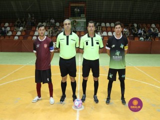 
<a style='margin-left: 5px;' class='btn btn-xs btn-social btn-facebook' href='https://www.facebook.com/sharer/sharer.php?u=https://www.boladovale.com.br/imgs/800-800-90/conteudo/fotos/1328/img1151.jpg' rel='popup' data-width='500' data-height='400'><i class='fa fa-facebook'></i>Compartilhar <span class='hidden-xs'>no Facebook</span>
</a> 
<a class='btn btn-default btn-xs' target='_blank' href='imgs/800-800-90/conteudo/fotos/1328/img1151.jpg'>
<span class='glyphicon glyphicon-cloud-download'></span> Salvar
</a> 
<span></span>