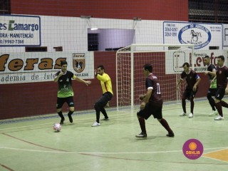 
<a style='margin-left: 5px;' class='btn btn-xs btn-social btn-facebook' href='https://www.facebook.com/sharer/sharer.php?u=https://www.boladovale.com.br/imgs/800-800-90/conteudo/fotos/1328/img1164.jpg' rel='popup' data-width='500' data-height='400'><i class='fa fa-facebook'></i>Compartilhar <span class='hidden-xs'>no Facebook</span>
</a> 
<a class='btn btn-default btn-xs' target='_blank' href='imgs/800-800-90/conteudo/fotos/1328/img1164.jpg'>
<span class='glyphicon glyphicon-cloud-download'></span> Salvar
</a> 
<span></span>