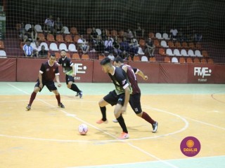 
<a style='margin-left: 5px;' class='btn btn-xs btn-social btn-facebook' href='https://www.facebook.com/sharer/sharer.php?u=https://www.boladovale.com.br/imgs/800-800-90/conteudo/fotos/1328/img1175.jpg' rel='popup' data-width='500' data-height='400'><i class='fa fa-facebook'></i>Compartilhar <span class='hidden-xs'>no Facebook</span>
</a> 
<a class='btn btn-default btn-xs' target='_blank' href='imgs/800-800-90/conteudo/fotos/1328/img1175.jpg'>
<span class='glyphicon glyphicon-cloud-download'></span> Salvar
</a> 
<span></span>
