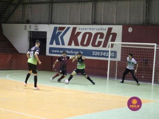 
<a style='margin-left: 5px;' class='btn btn-xs btn-social btn-facebook' href='https://www.facebook.com/sharer/sharer.php?u=https://www.boladovale.com.br/imgs/800-800-90/conteudo/fotos/1328/img1177.jpg' rel='popup' data-width='500' data-height='400'><i class='fa fa-facebook'></i>Compartilhar <span class='hidden-xs'>no Facebook</span>
</a> 
<a class='btn btn-default btn-xs' target='_blank' href='imgs/800-800-90/conteudo/fotos/1328/img1177.jpg'>
<span class='glyphicon glyphicon-cloud-download'></span> Salvar
</a> 
<span></span>